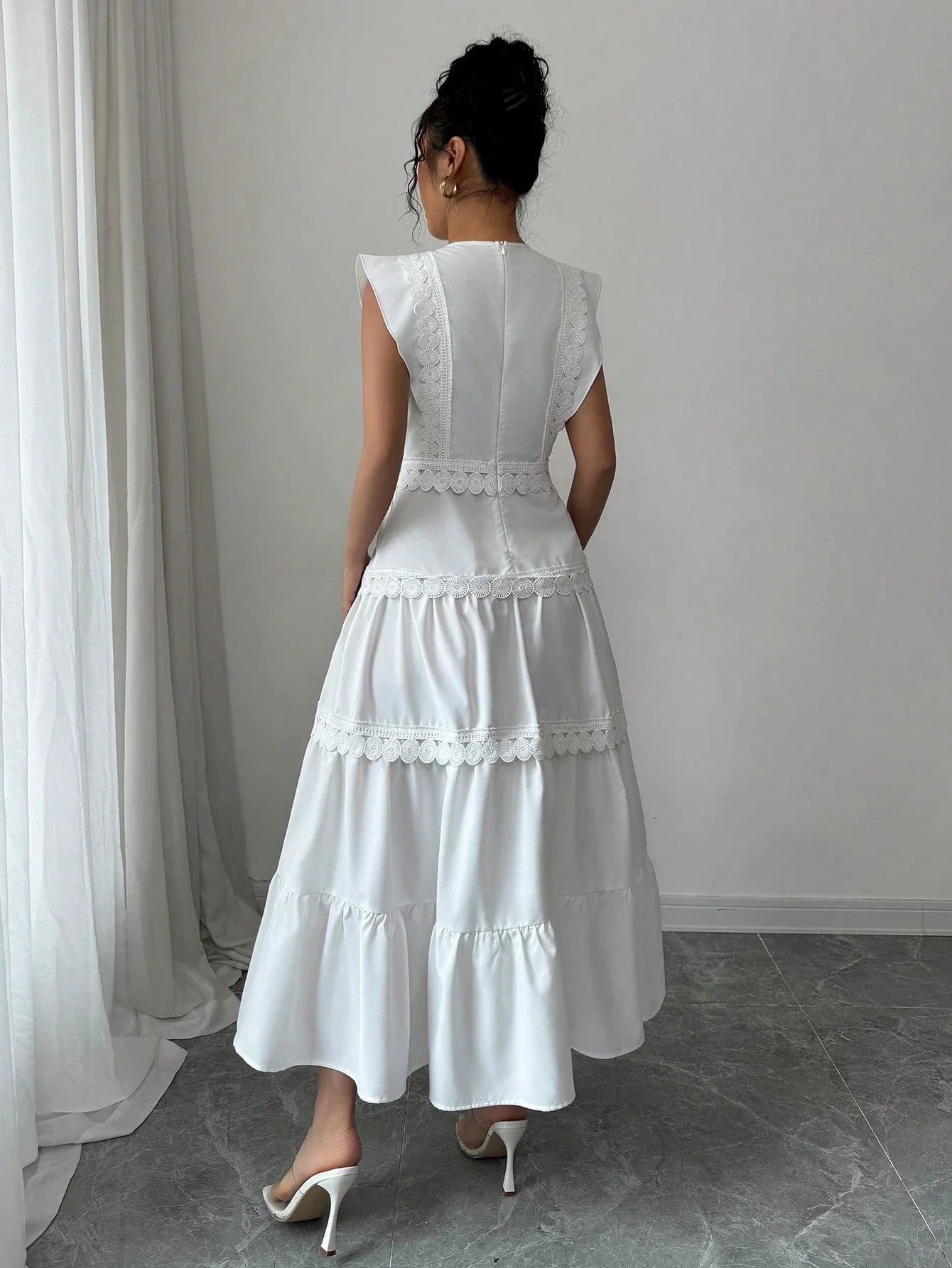 White Lace Trim Tiered Maxi Dress With Puff Sleeve Round Neck
