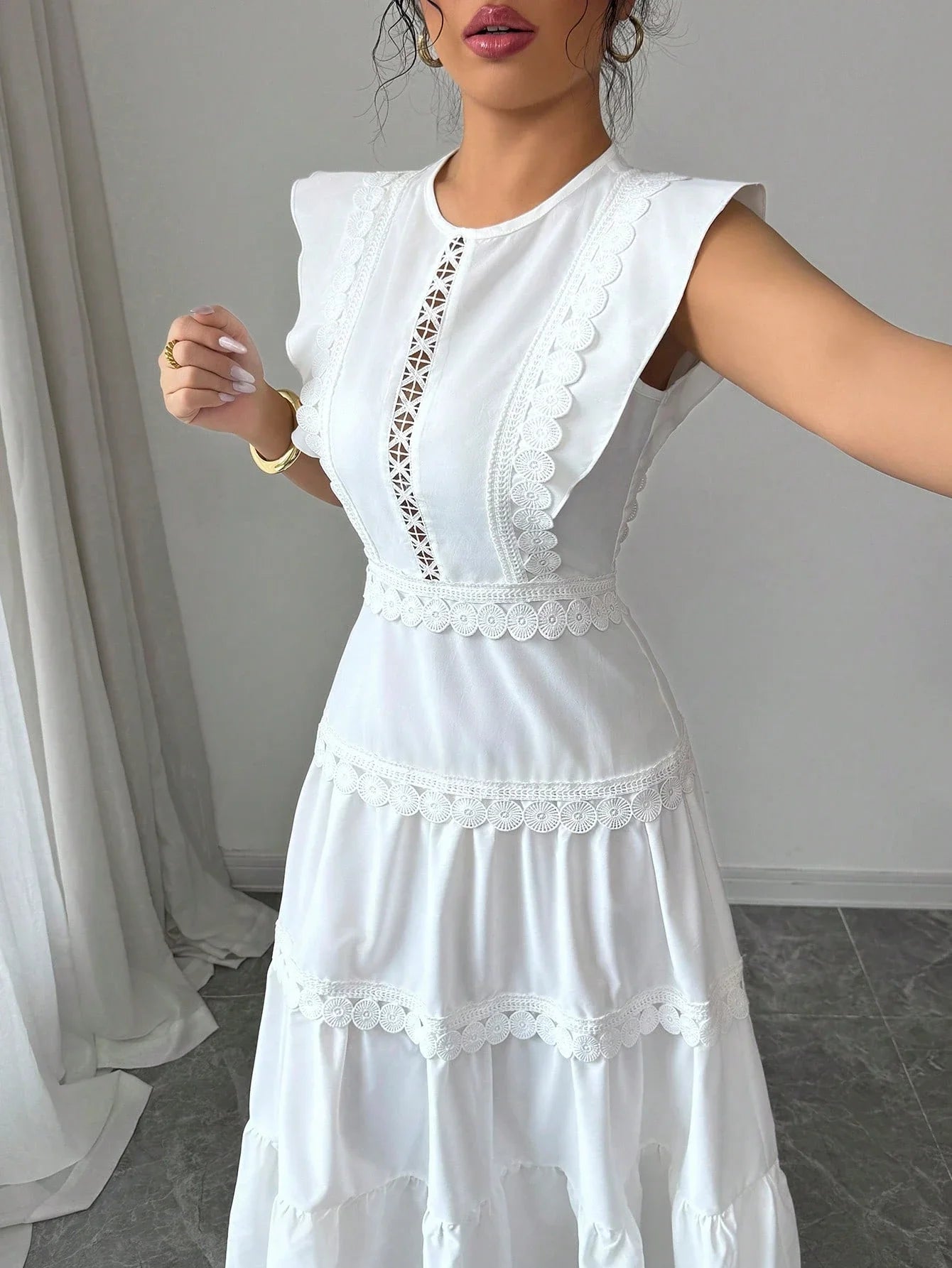 White Lace Trim Tiered Maxi Dress With Puff Sleeve Round Neck